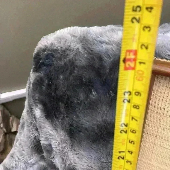 Vintage Mid Century Teak and Burlap Wall Hangings of a man - Picture 8 of 12